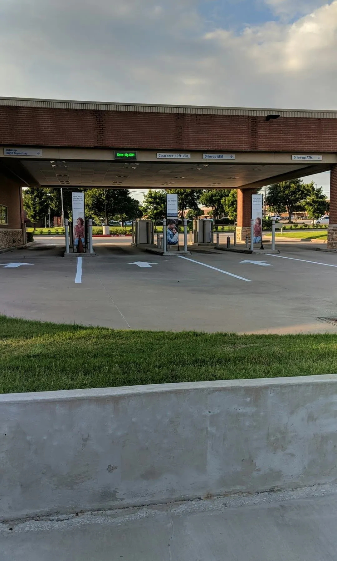 Fresh parking lot striping project